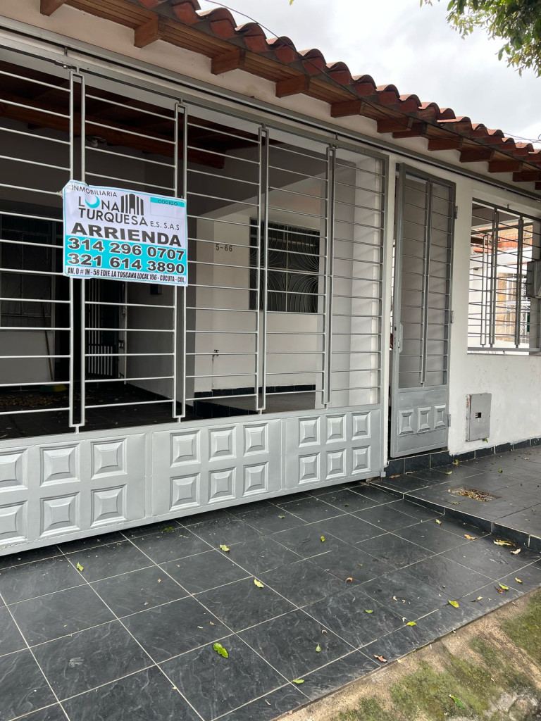 CASA Avenida 7 BIS #5 -66, Prados Del Este, Cúcuta