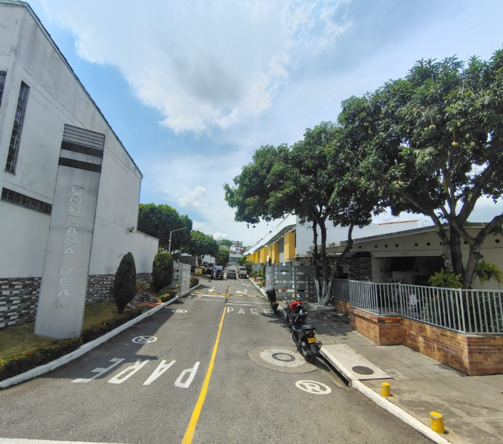 CASA CALLE 102 BOULEVAR FONTANA 26 MANZANA E CASA 40, Fontana, Bucaramanga