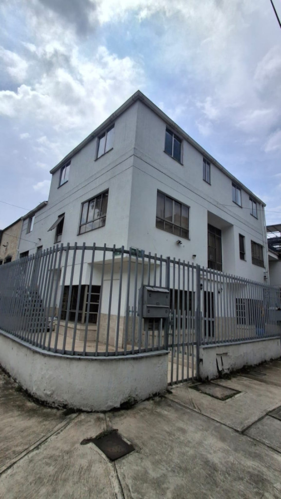 APARTAMENTO Calle 34 A NORTE #3 C -5, Prados Del Norte, Cali