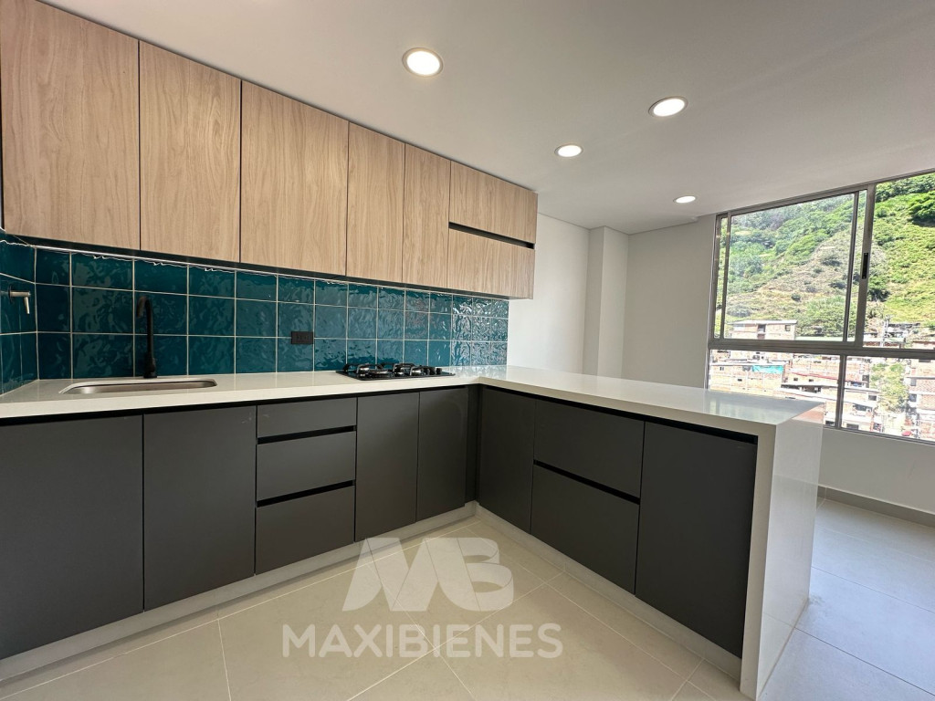 Studio for rent in Bello