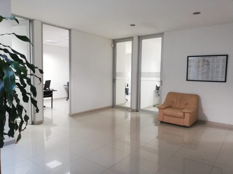 Edificio En Arriendo - La Flora, Cali