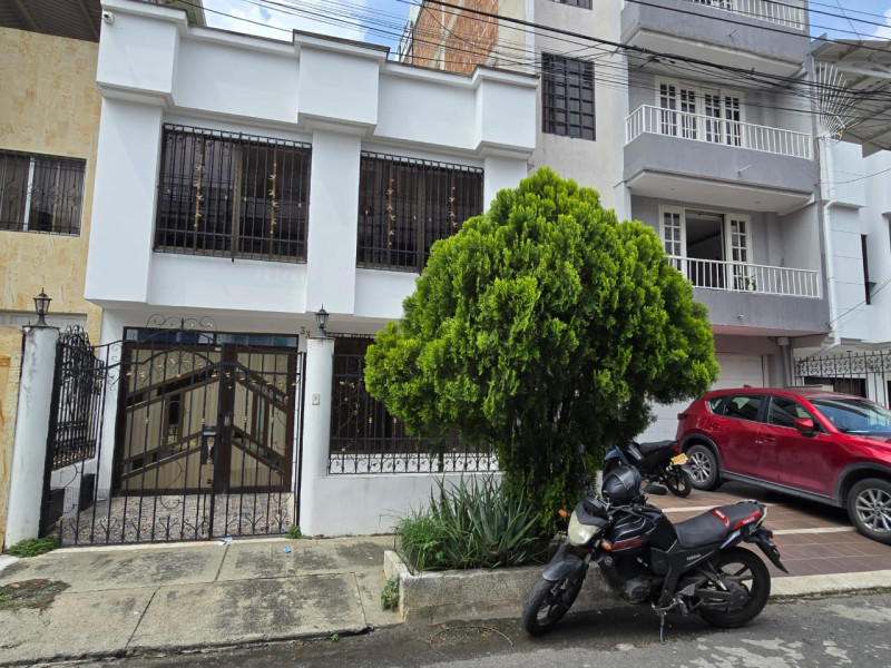 Casa En Arriendo - Ciudad 2000, Cali