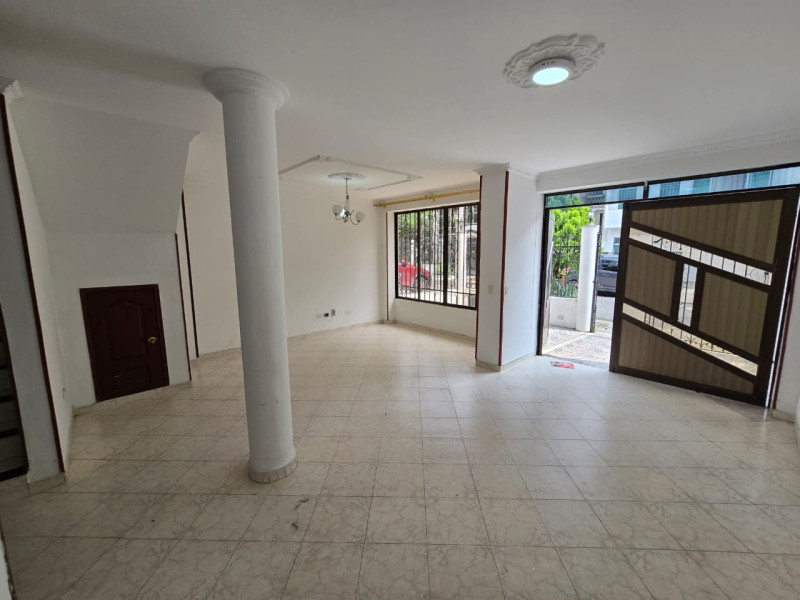 Casa En Arriendo - Ciudad 2000, Cali