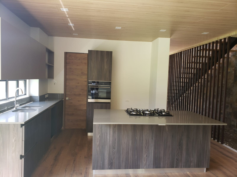 Casa En Arriendo - Altos De Las Palmas, Medellín