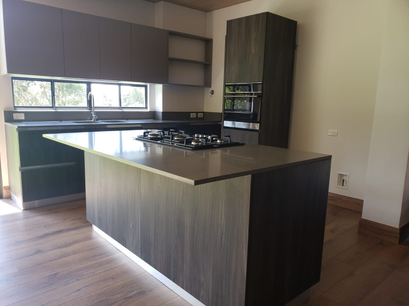 Casa En Arriendo - Altos De Las Palmas, Medellín
