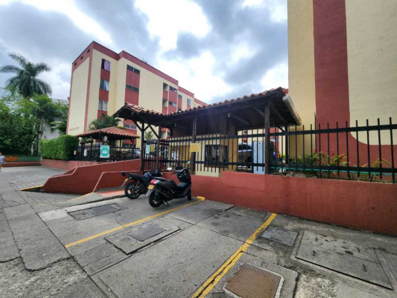 Apartamento En Venta - Primero De Mayo, Cali