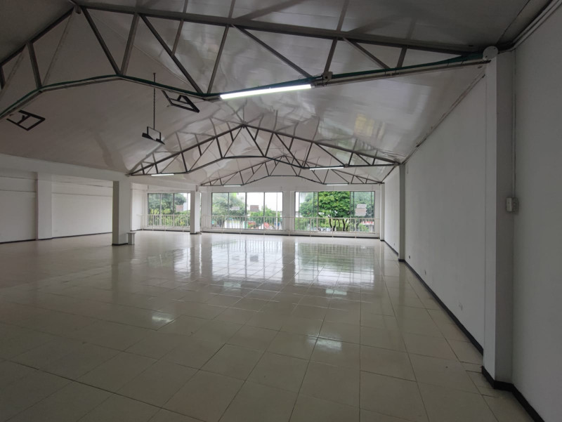 Local En Arriendo - Popular, Cali