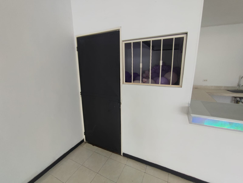 Local En Arriendo - Popular, Cali