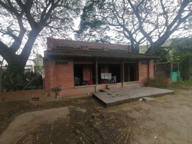 Local En Arriendo - Guacanda, Yumbo