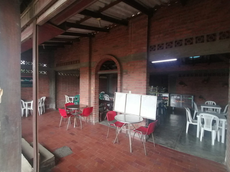 Local En Arriendo - Guacanda, Yumbo