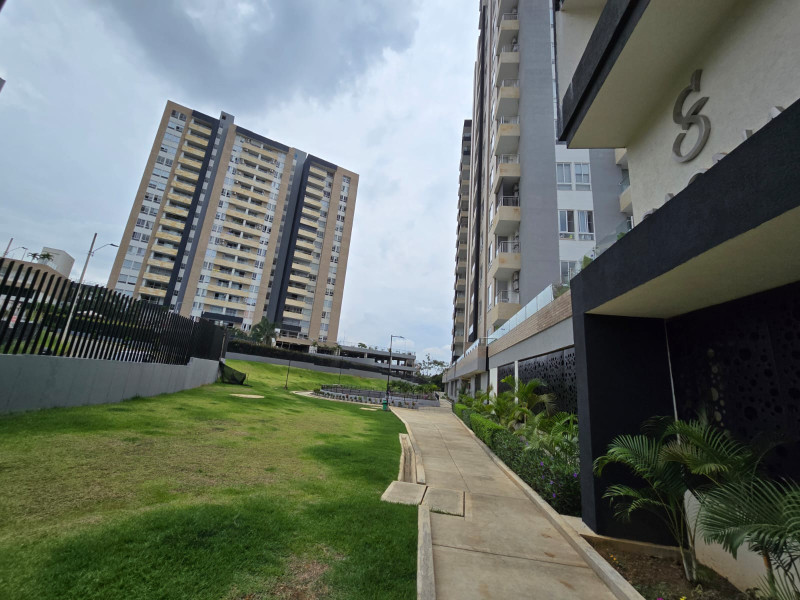 Apartamento En Arriendo - Ciudad Jardín, Cali