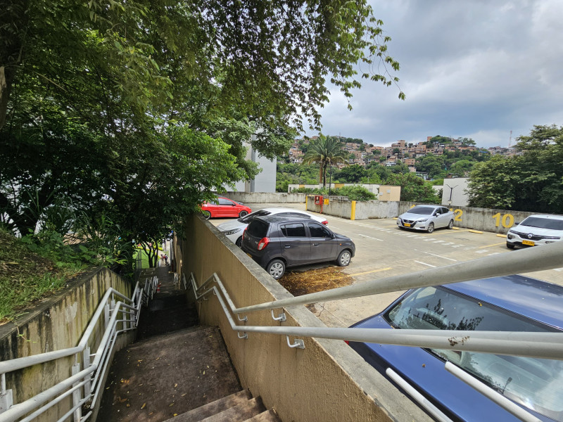 Apartamento En Arriendo - El Aguacatal, Cali