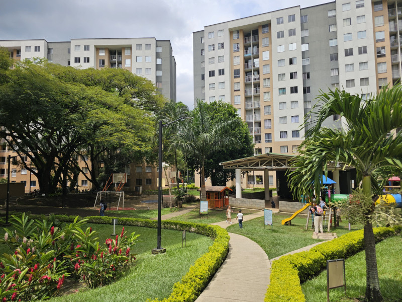 Apartamento En Arriendo - El Aguacatal, Cali