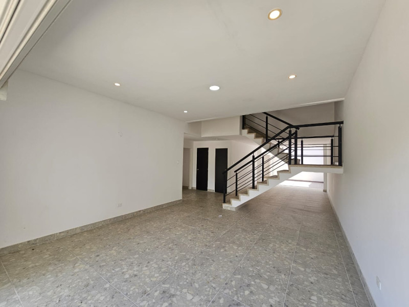Casa En Arriendo - Pampalinda, Cali