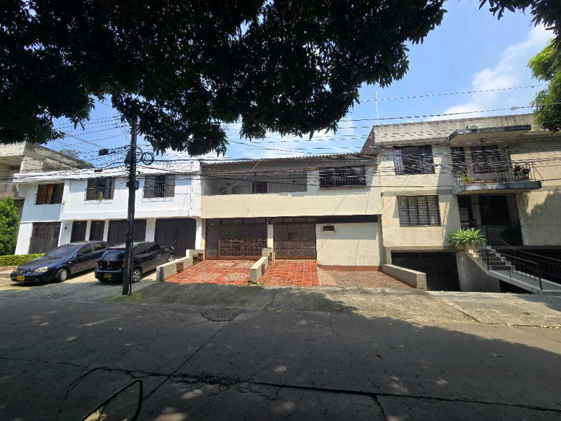 Casa En Venta - El Bosque, Cali