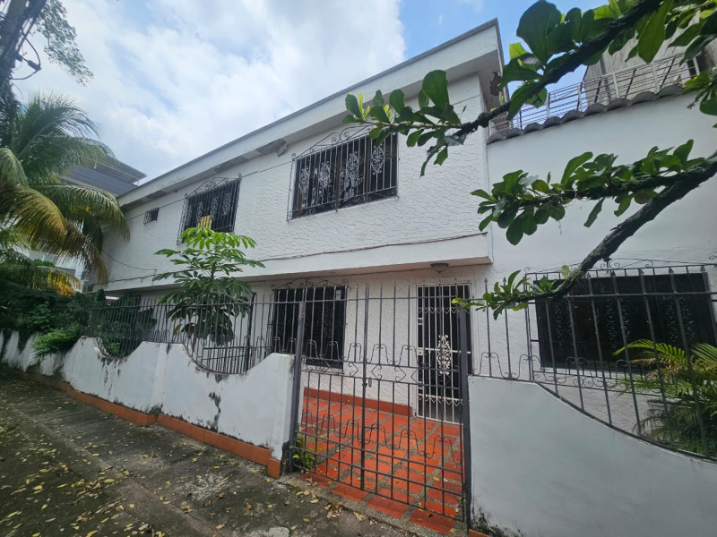 Casa En Arriendo - Pampalinda, Cali