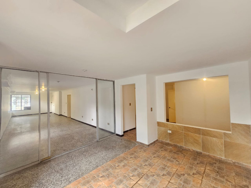 Casa En Arriendo - Pampalinda, Cali