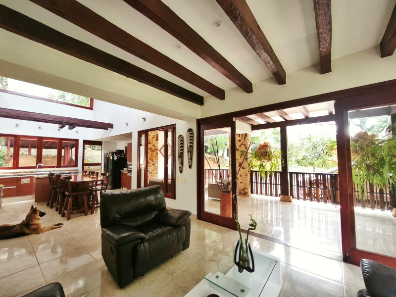 Casa Campestre En Arriendo - Mameyal, Cali