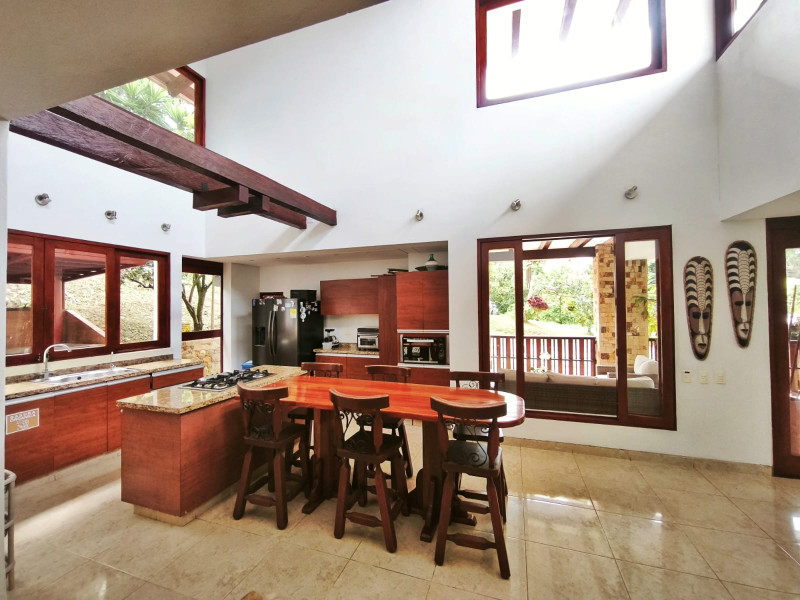 Casa Campestre En Arriendo - Mameyal, Cali