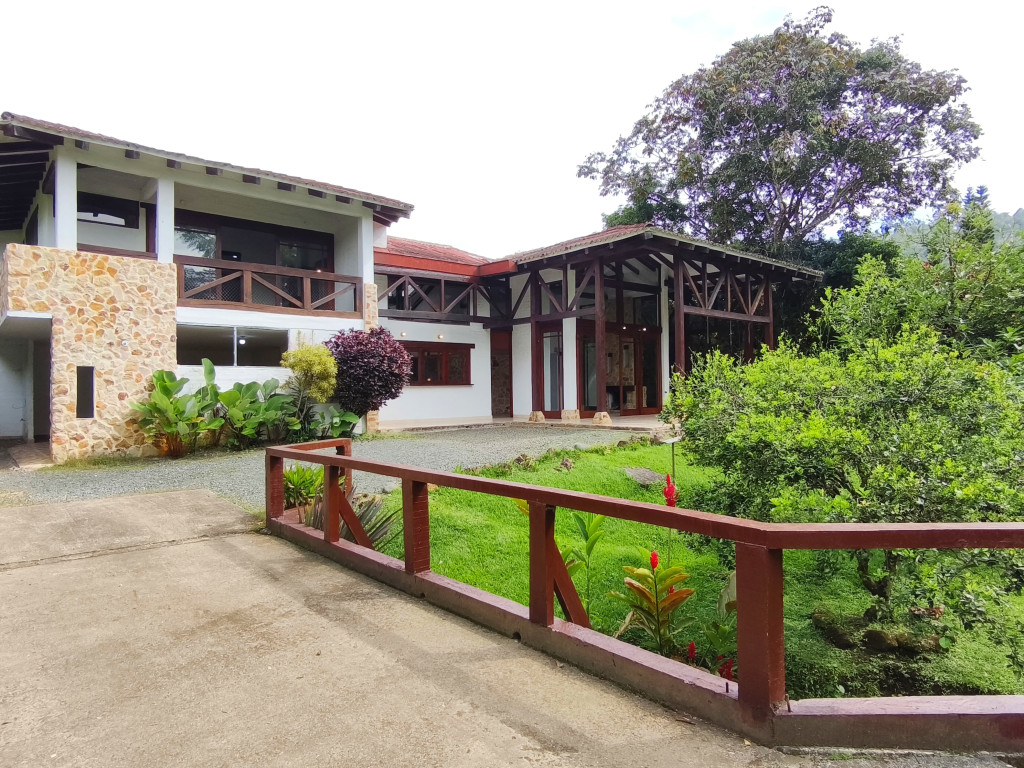 Casa Campestre En Venta - Pance, Cali