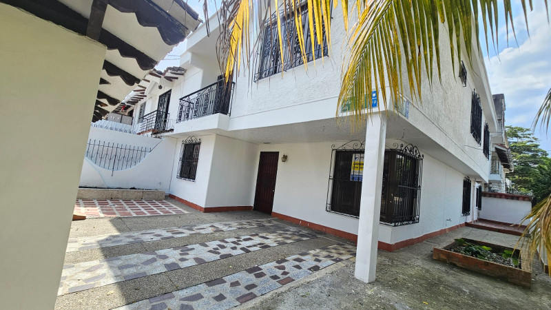 Casa En Arriendo - El Refugio, Cali