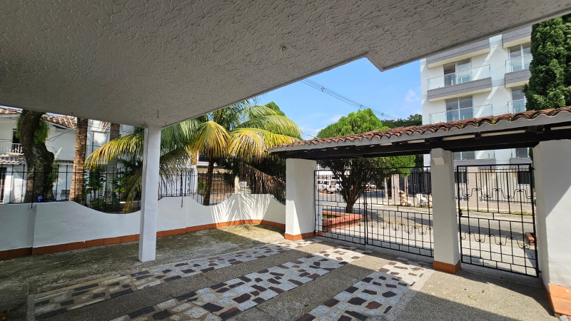 Casa En Arriendo - El Refugio, Cali