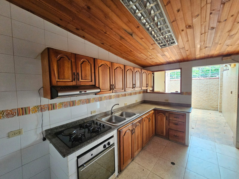Casa En Arriendo - El Refugio, Cali