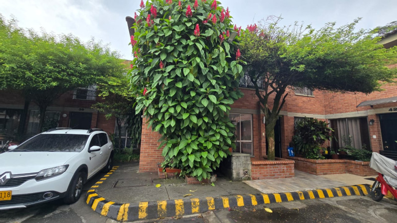Casa En Arriendo - Limonar, Cali