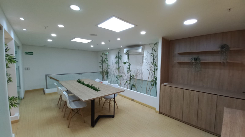Oficina En Arriendo - Ciudad Jardín, Cali