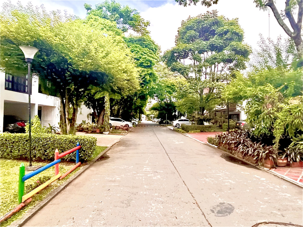 Casa En Venta - Bosques Del Limonar, Cali