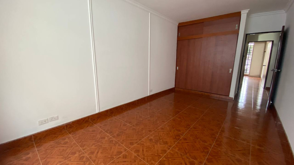 Casa En Venta - La Esmeralda, Cali