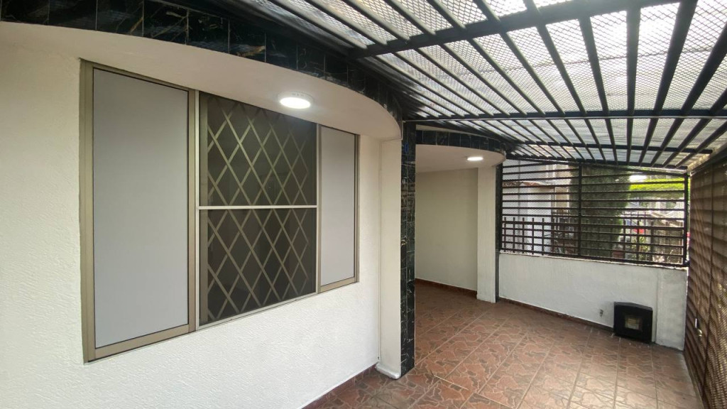 Casa En Venta - La Esmeralda, Cali