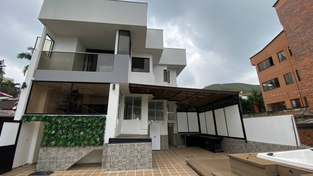 Casa En Venta - Tejares - Cristales, Cali