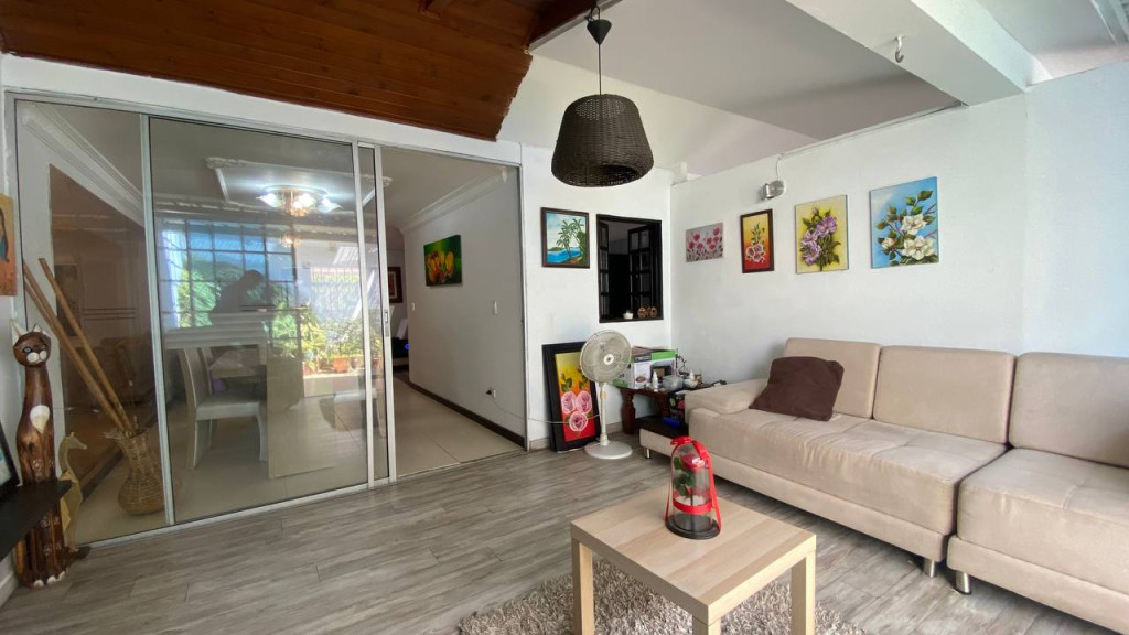Casa En Venta - La Hacienda, Cali