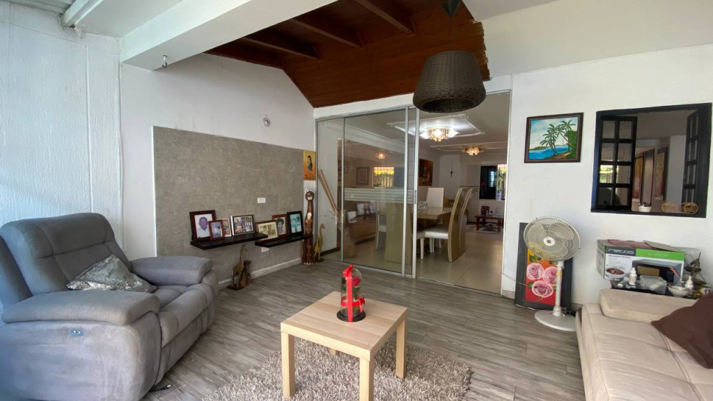 Casa En Venta - La Hacienda, Cali