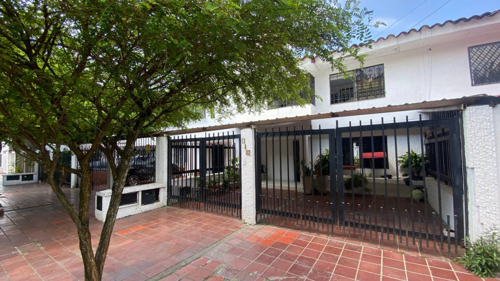 Casa En Venta - La Hacienda, Cali