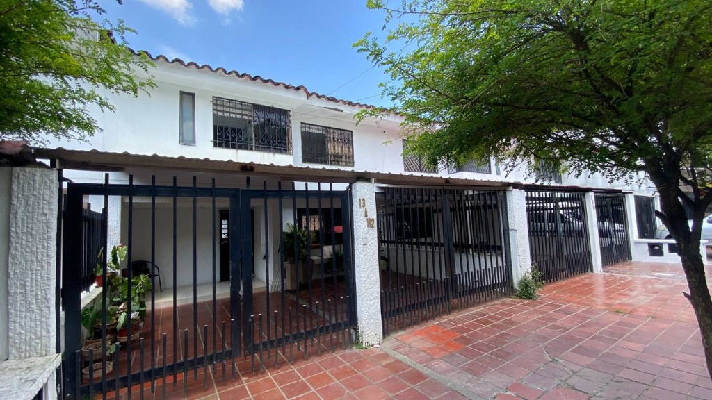 Casa En Venta - La Hacienda, Cali