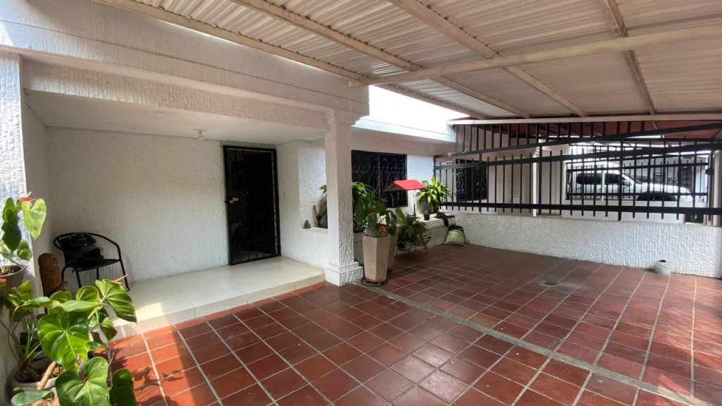 Casa En Venta - La Hacienda, Cali