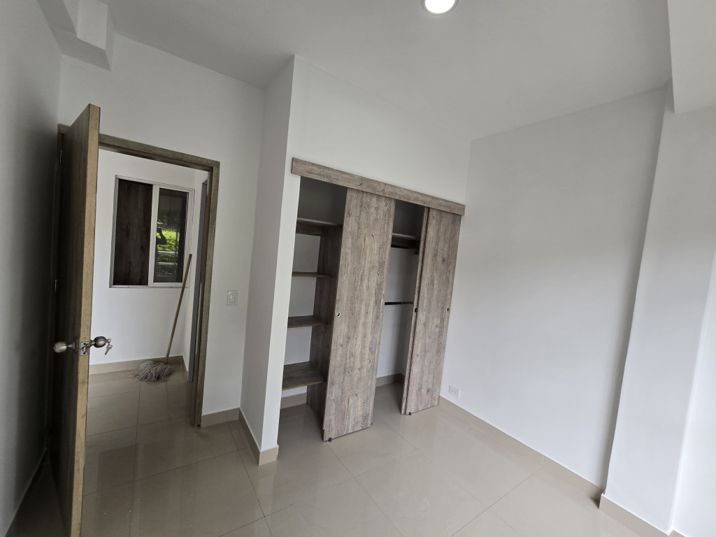 Apartamento En Arriendo - La Esmeralda, Cali