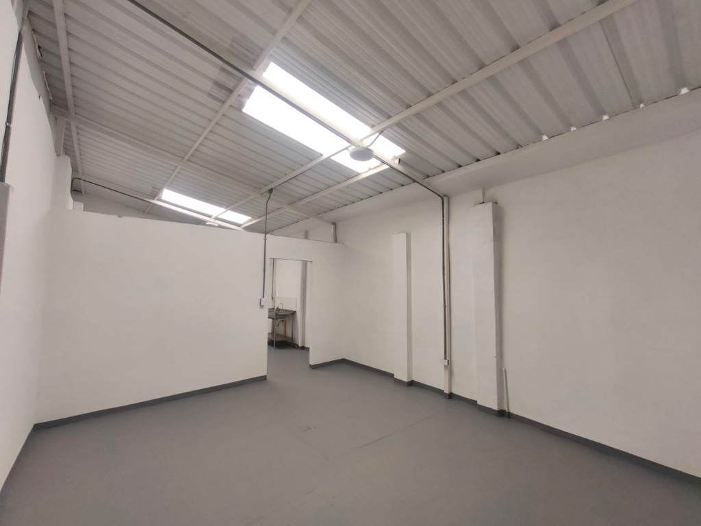 Local En Arriendo - Obrero   , Cali