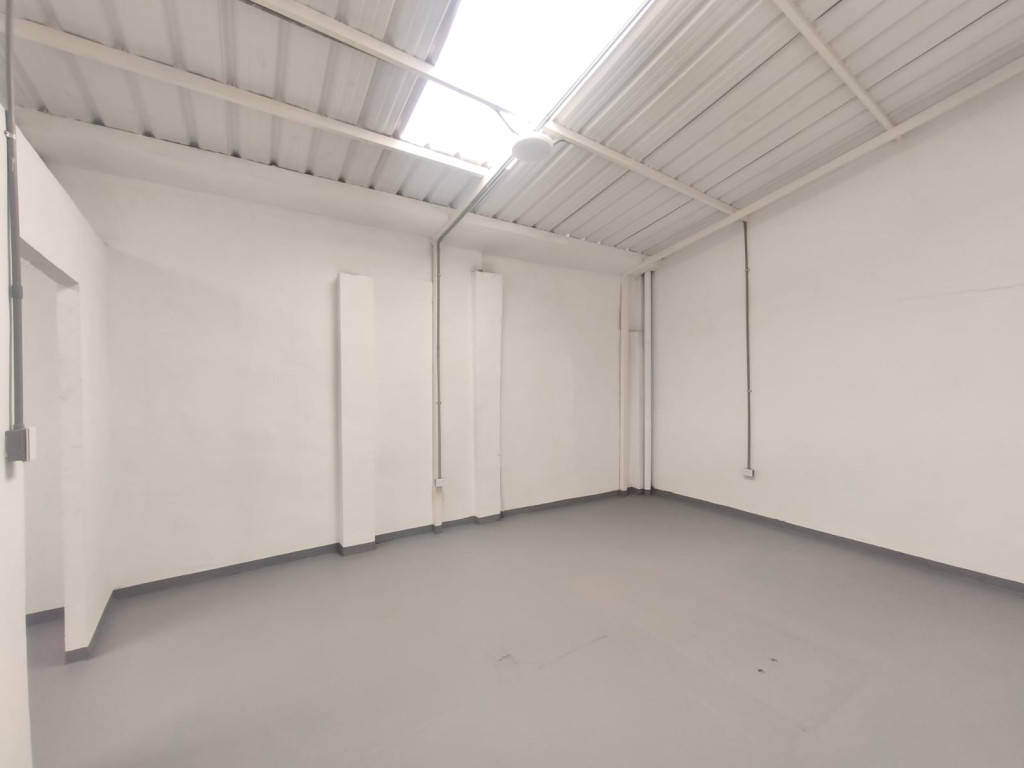 Local En Arriendo - Obrero   , Cali