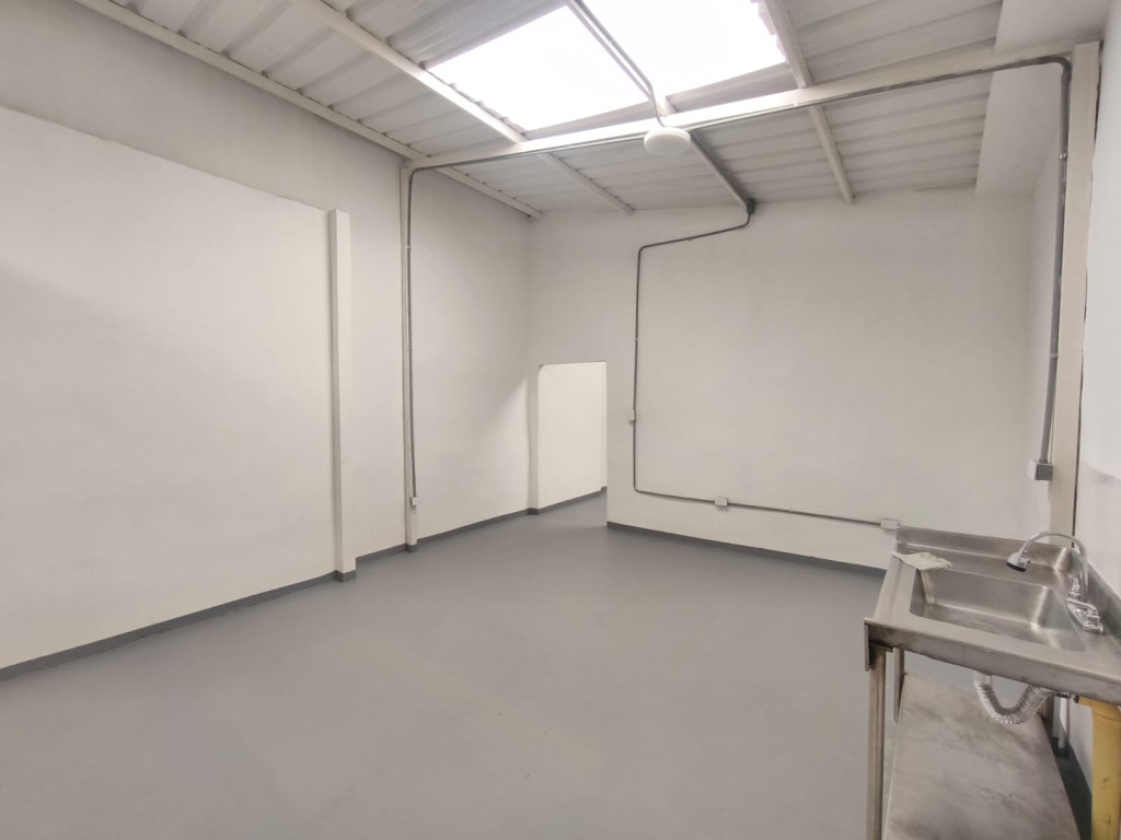 Local En Arriendo - Obrero   , Cali