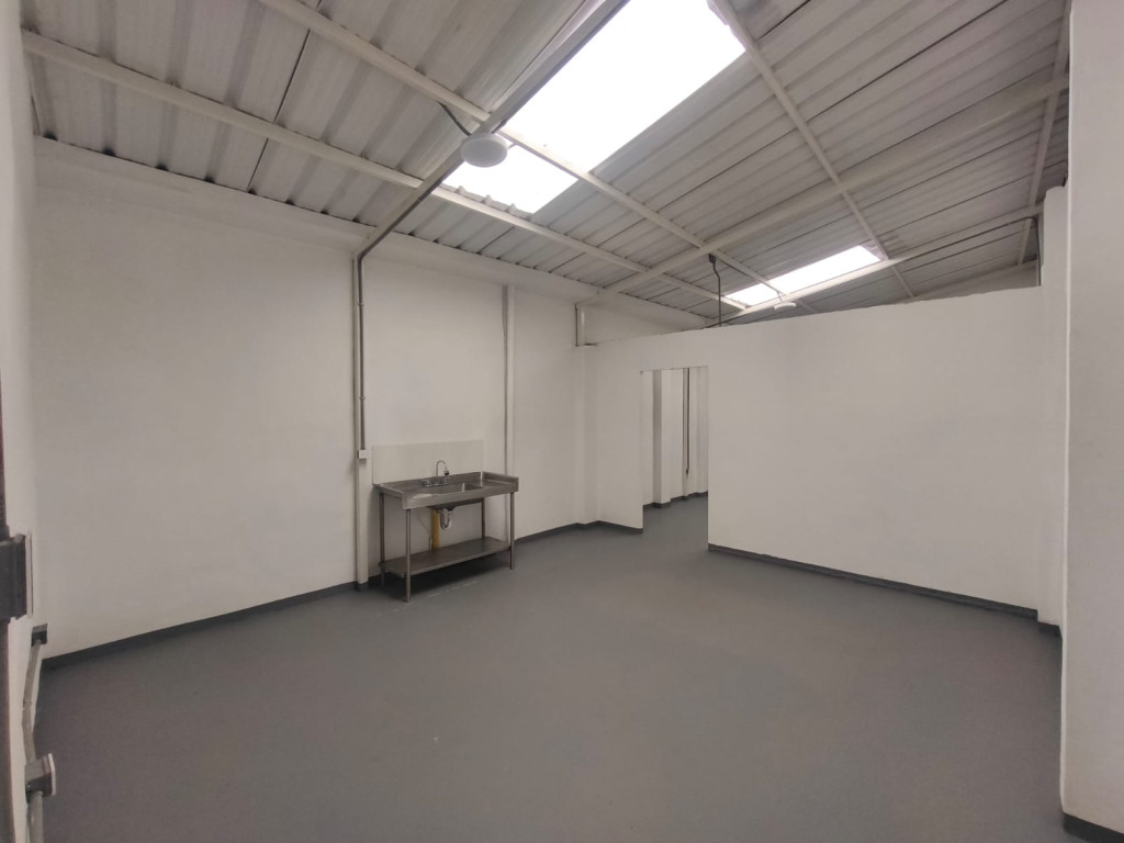 Local En Arriendo - Obrero   , Cali