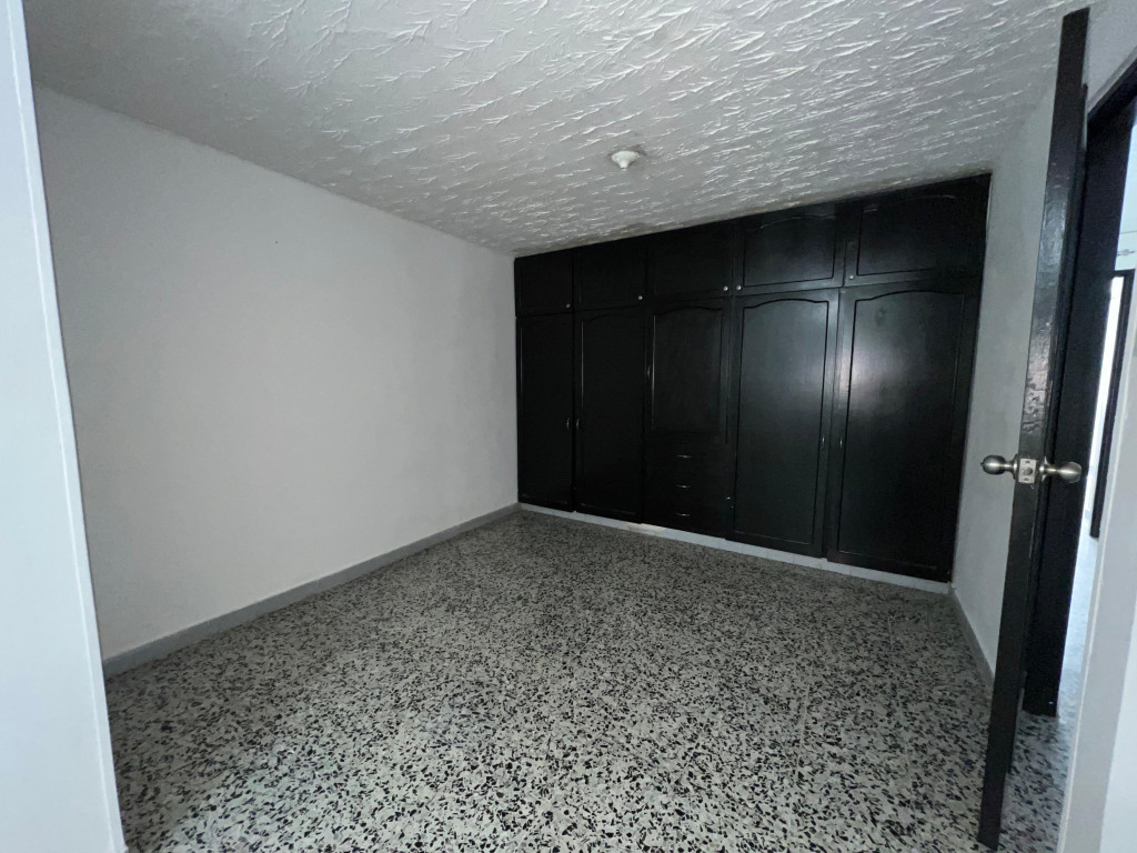 Apartamento En Venta - El Limonar, Cali