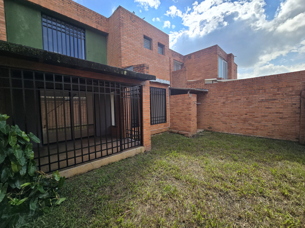 Casa En Venta - Urbanización San Joaquin, Cali