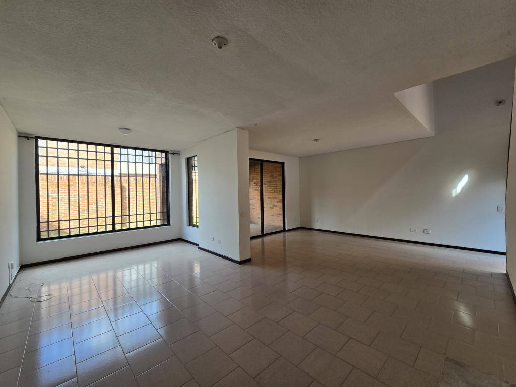 Casa En Venta - Urbanización San Joaquin, Cali