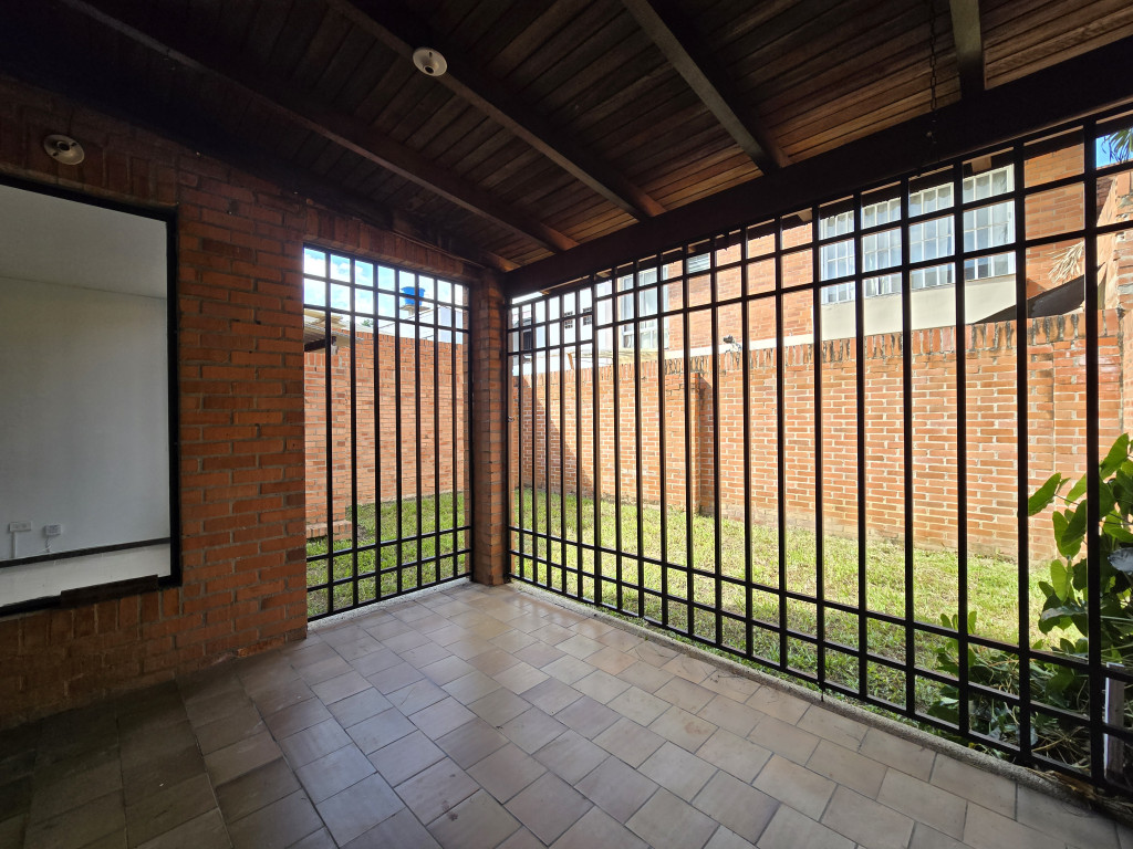 Casa En Venta - Urbanización San Joaquin, Cali