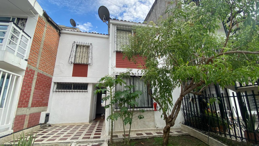 Casa En Venta - Ciudad Los Alamos, Cali