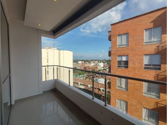 Apartamento En Arriendo - Urbanización La Flora, Cali
