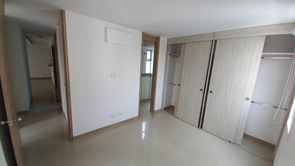 Apartamento En Arriendo - Urbanización La Flora, Cali